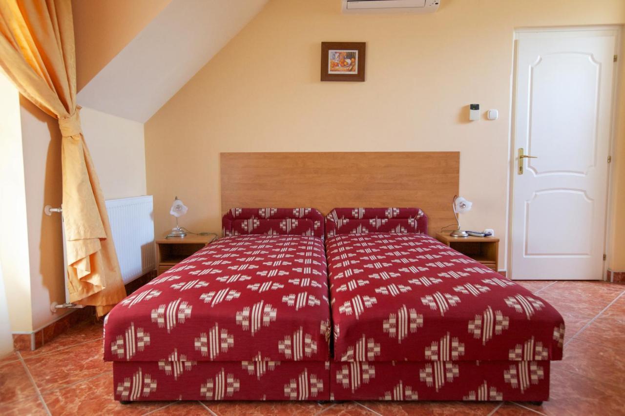 Aranyapartman Hajdúszoboszló Esterno foto