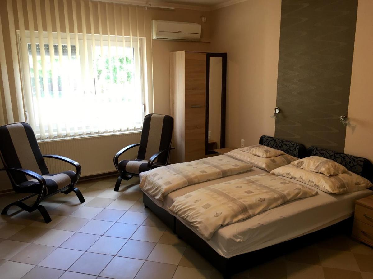 Aranyapartman Hajdúszoboszló Esterno foto
